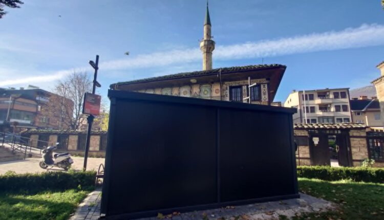 Baraka pranë Xhamisë së Larme – këshilltari komunal Agron Arifi kërkon sqarim nga kryetari Kasami