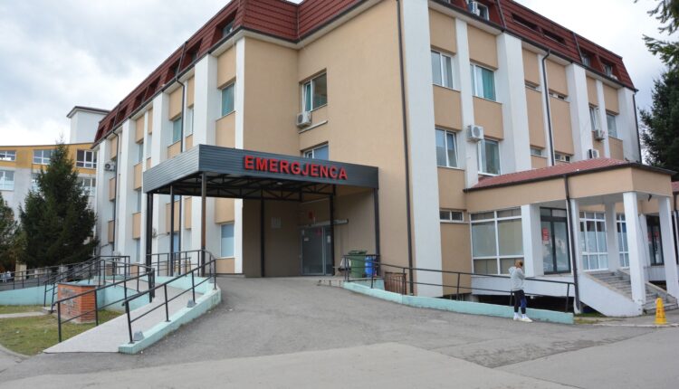 Spitali i Gjakovës: Pacientja që vdiq dje ishte qe tre vjet në gjendje komatoze