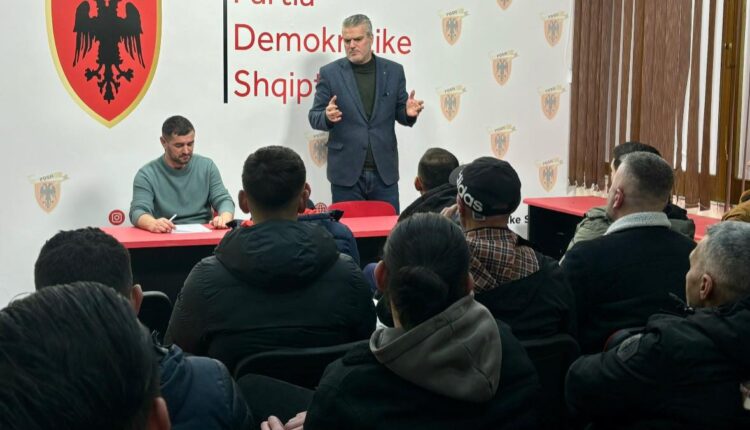 Numër i madh tetovarësh i bashkohen PDSH-së