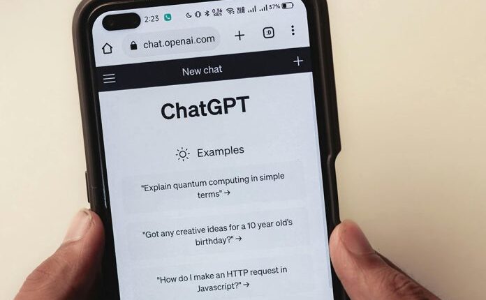 ChatGPT tani mund të përdoret në biseda grupore deri në 20 persona