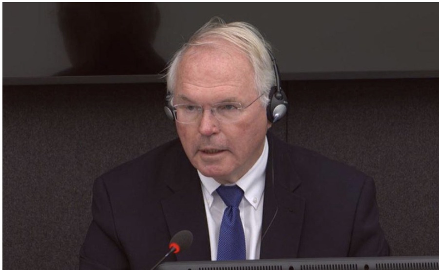 Hill tregon si nisi të merrej me luftën në Kosovë  Më telefonoi Albright  duhej zgjidhje politike