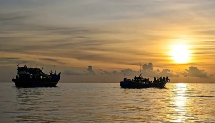 Anija me 90 emigrantë fundoset midis Malajzisë dhe Tajlandës