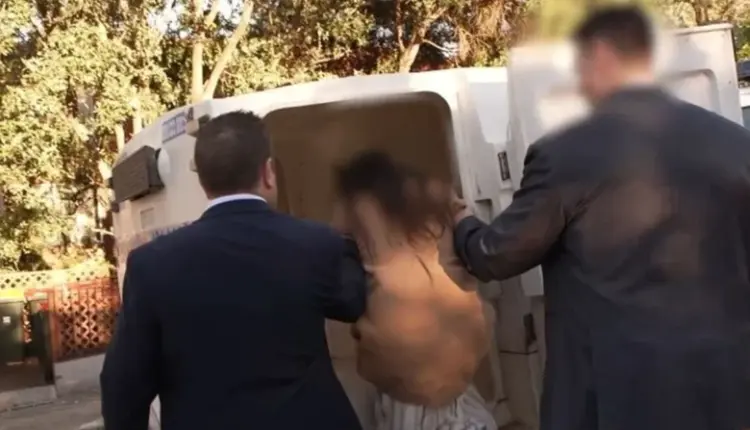 Policia australiane arreston ‘fallxhoren’ – mashtrimet e saj thuhet se arrinin në rreth 70 milionë dollarë (VIDEO)