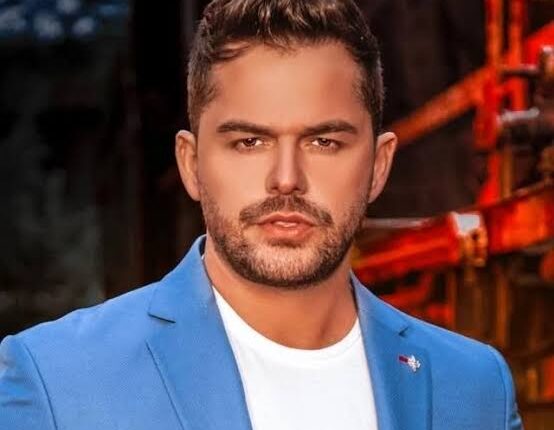 Ka ndërruar jetë këngëtari Shpat Kasapi