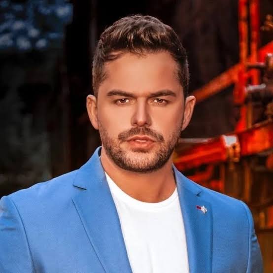 Ka ndërruar jetë këngëtari Shpat Kasapi