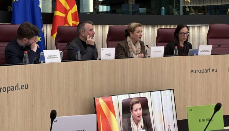 Vasilevska në debatin në Strasburg: BE nuk do të mund të lëvizë drejt së ardhmes, nëse jeton në tema nga disa shekuj më parë