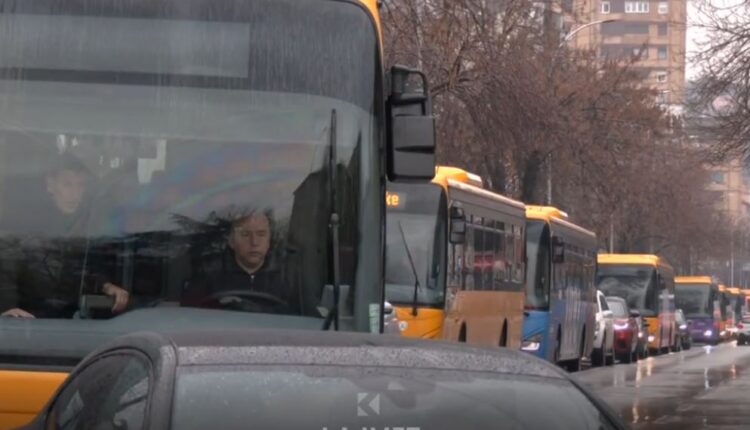 Prishtina katër ditë pa transport – protestat s’ndalen deri në shlyerjen e borxheve