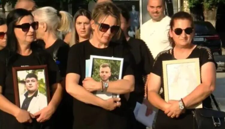 Prindërit nga Koçani: Na vendosën krah për krah me të akuzuarit – për ne kjo është poshtërim