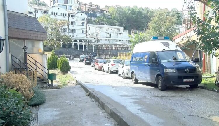 Katër vjet burg për nënën që braktisi foshnjën gjashtëmuajshe të vetme në qendër të Velesit në temperaturë mbi 40 gradë celcius