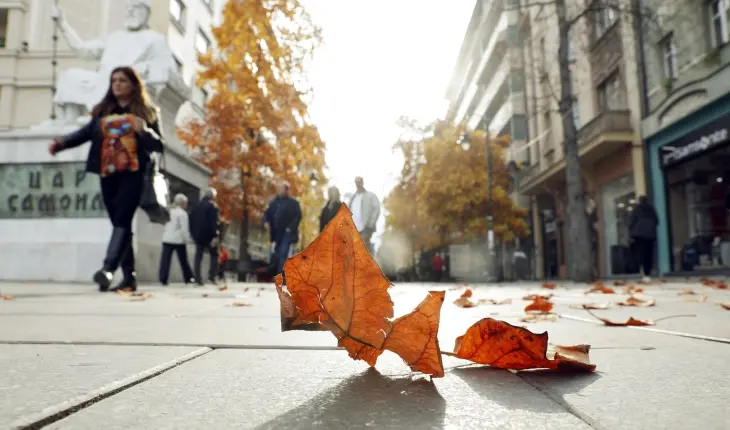 Moti sot: Ditë e ngrohtë vjeshte me diell dhe vranësira mesatare