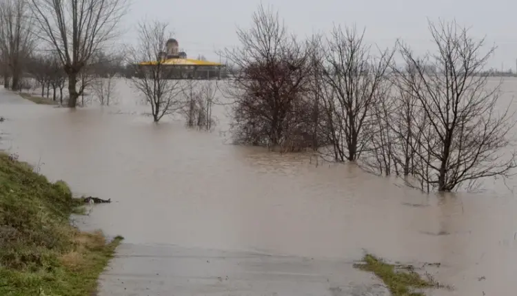 Maqedonia në fazën e verdh, sinoptikët alarmojnë për rrezik nga përmbytjet