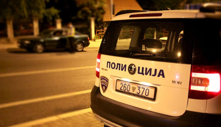 Këmbësore e lënduar rëndë në Shkup  pasi u godit nga automjeti  Volkswagen  me targa të Tetovës