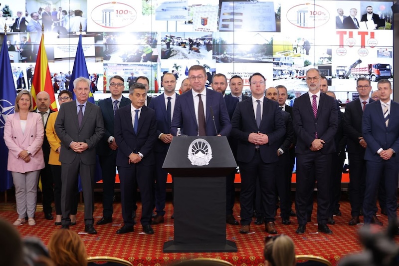 Sot takimi VLEN Mickoski për ndryshimet në Qeveri  kush çka do të marr  