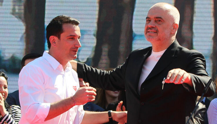 Edi Rama: Tash Gjykata Kushtetuese duhet ta kthejë Erion Veliajn të lirë, apo jo?