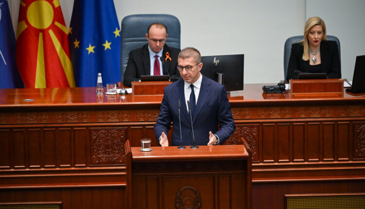 Mickoski: Si Qeveri po bëjmë diçka që deri tani askush nuk e ka bërë për të rinjtë në Maqedoni