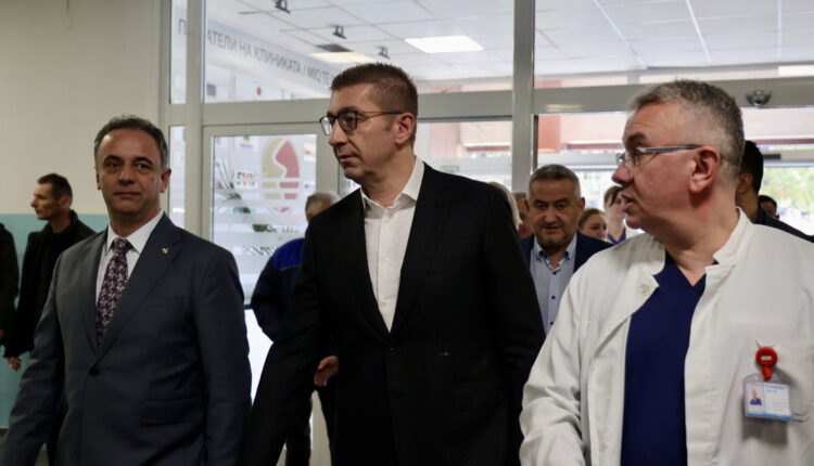 Mickoski: Po investojmë në sistemin shëndetësor, kemi blerë rezonancë magnetike dhe pajisje të tjera për Klinikën për Sëmundje Kirurgjikale “Shën Naumi i Ohrit”