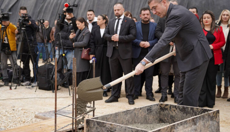 Mickoski: Filloi ndërtimi i kopshtit të ri për fëmijë në Komunën e Gazi Babës