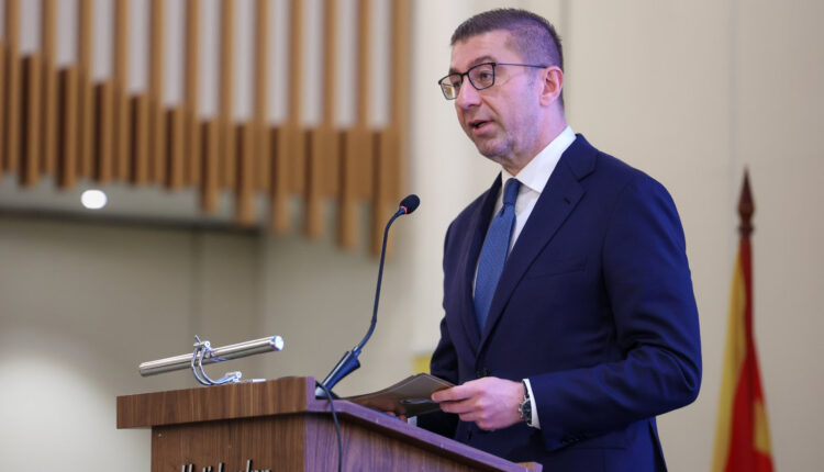 Mickoski: Është në interes kombëtar të ndërtojmë një shtet që i përgjigjet kërcënimeve hibride dhe të informacionit shpejt dhe profesionalisht