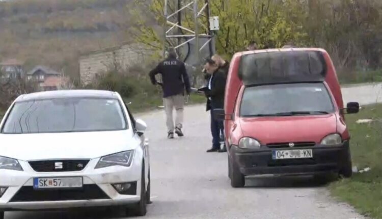 Vrasja e dy vëllezërve në Kosovë, në vendin e ngjarjes një veturë me targa të Shkupit