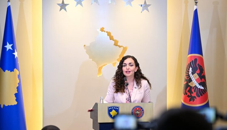 Zyrtare: Presidentja Vjosa Osmani mandatoi Glauk Konjufcën për krijimin e Qeverisë së Kosovës