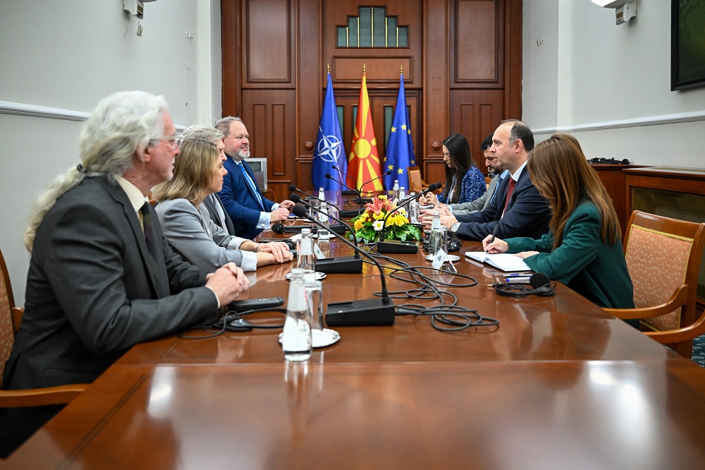 Takimi i Kryetarit Gashi me Delegacionin e NDI së