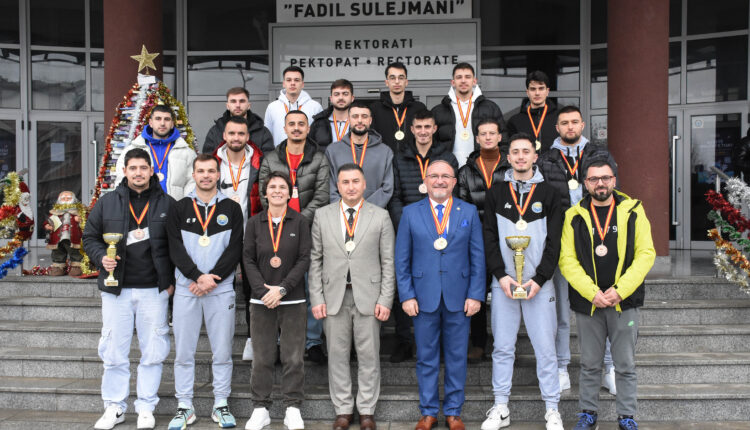 Drejtuesit e Universitetit të Tetovës shprehën mirënjohje për sukseset e studentëve në garat në volejboll dhe futboll të vogël