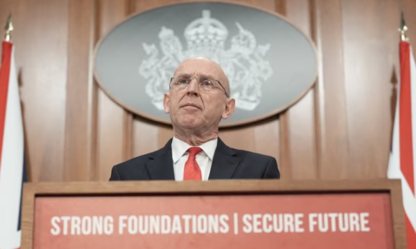 Vritet një pjesëtar i forcave britanike në një aksident në Ukrainë