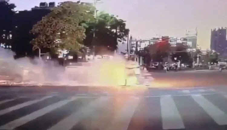 Ngjarje e rëndë në Kinë – biçikleta elektrike përfshihet nga zjarri