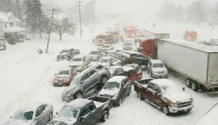 Aksident zinxhir në SHBA/ Përfshihen 45 makina, shkak stuhia e borës