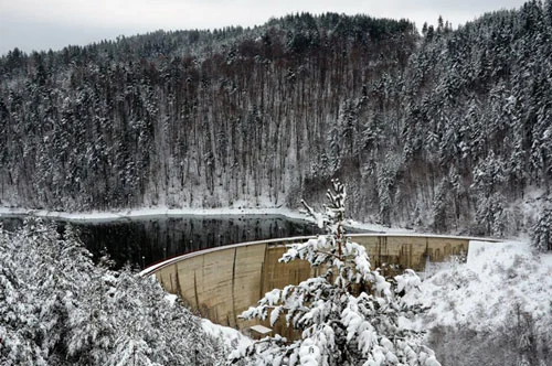 Temperatura më e ulët prej  4 gradë është matur në Berovë dhe Manastir