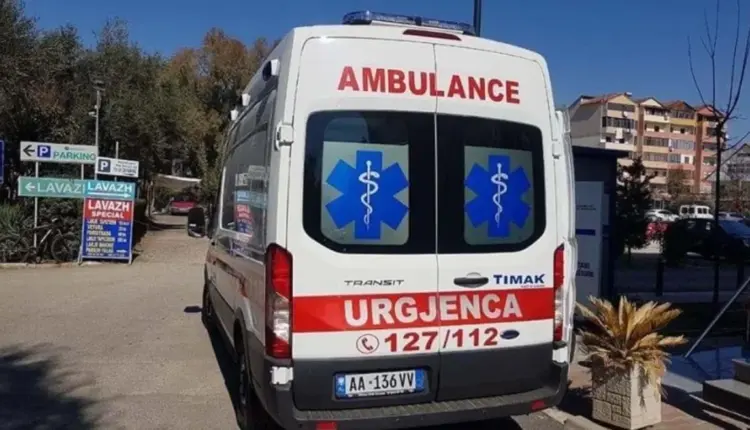 E rëndë në Korçë/ Shkoi për të marrë ilaçet e zemrës, burri humb jetën në farmaci nga ataku kardiak