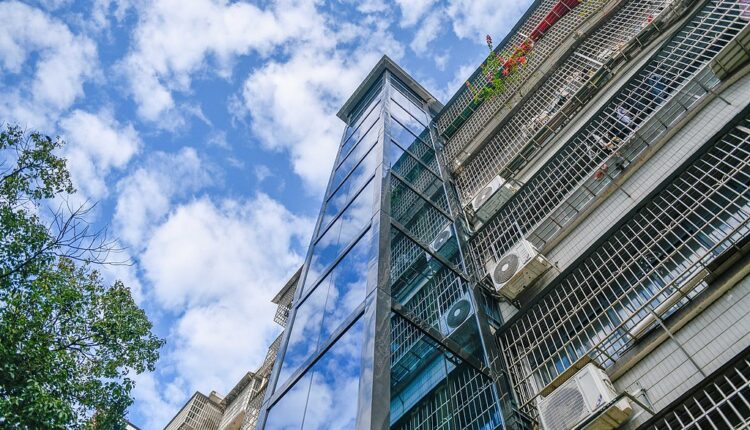 Kina fillon projekte rinovimi në 25.800 komunitete banimi urbane nga janari deri në nëntor