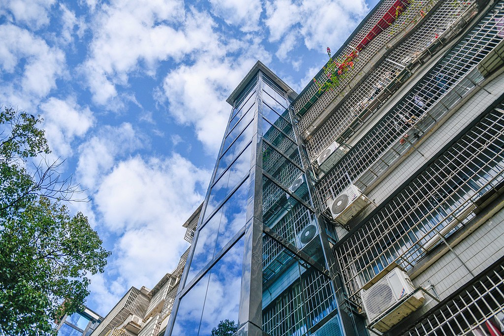 Kina fillon projekte rinovimi në 25 800 komunitete banimi urbane nga janari deri në nëntor