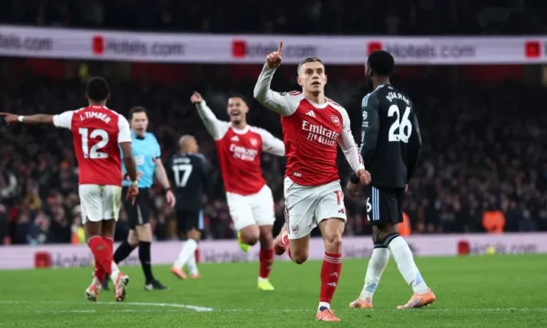 Aston Villa kthehet me këmbë në tokë  Arsenali i hakmerret  ashpër  me fitore të thellë