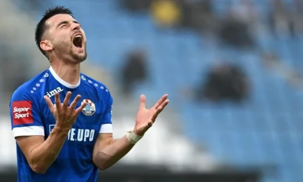 Lëndohet rëndë Arbër Hoxha  largohet me barelë nga fusha