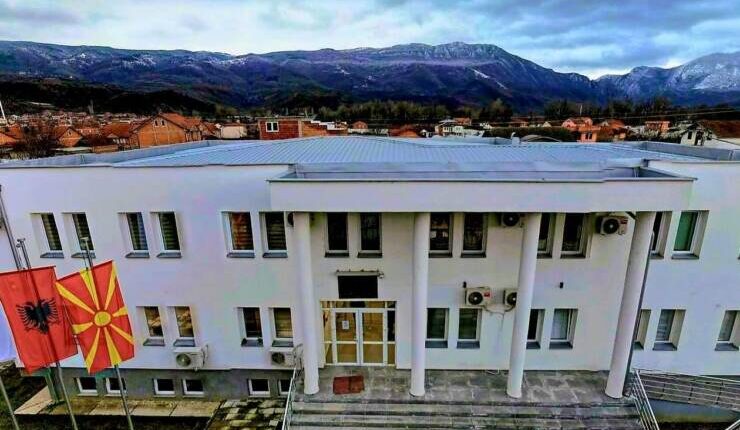 Revizioni zbulon keqpërdorime në Komunën e Sarajit: Mijëra euro pa fatura dhe procedura të paligjshme për qiratë afatgjata