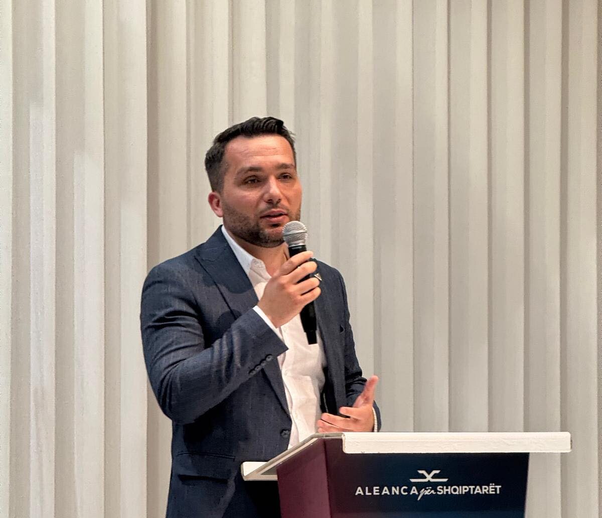 Ramadani lavdëron procesin zgjedhor në Kosovë  uron VV n për fitoren