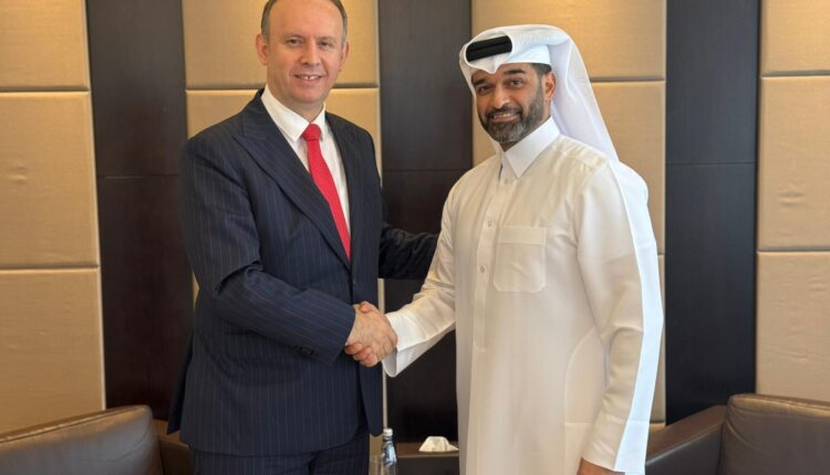 Gashi në Doha takohet me Sekretarin e Përgjithshëm të Komitetit Suprem për Dorëzimin dhe Trashëgiminë të Katarit, z. Hasan Al Thawadi