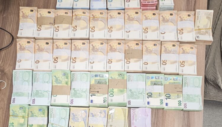 Kapen 295,270 € në pikën kufitare mes Maqedonisë së Veriut dhe Kosovës