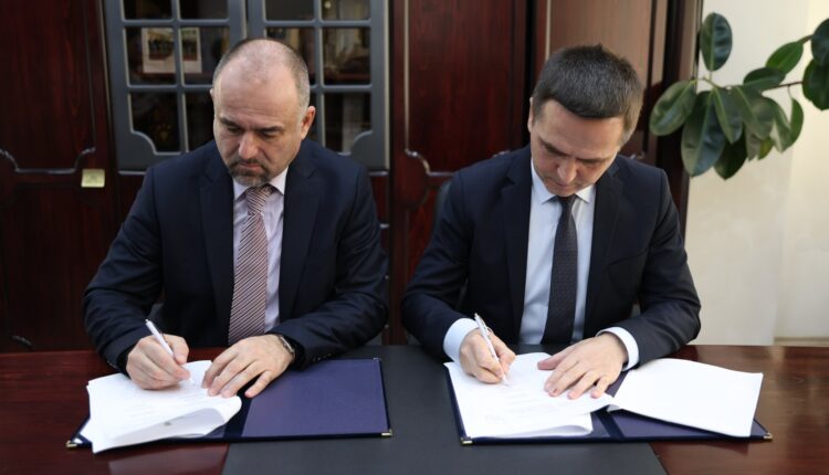 Tetovës i rikthehet historia: Nënshkruhet memorandumi për rikonstruimin e Sahat Kullës