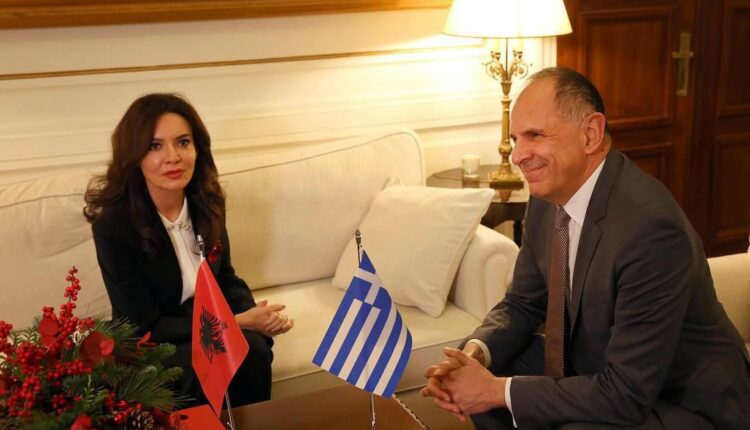 Spiropali në Athinë: Jemi anëtarë të NATO-s, Greqia të heqë ligjin e luftës