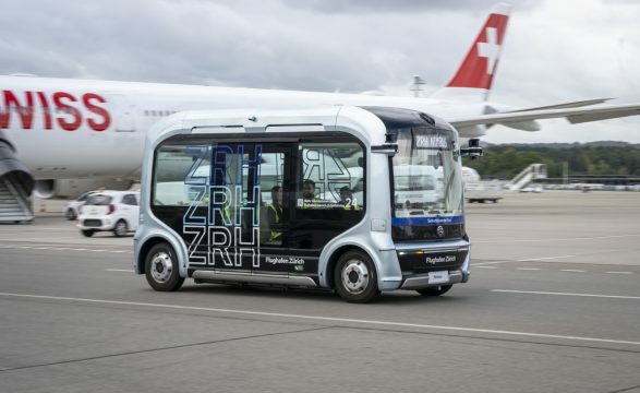 Kohët e gjata të pritjes në Aeroportin e Cyrihut do të vazhdojnë gjatë gjithë dhjetorit