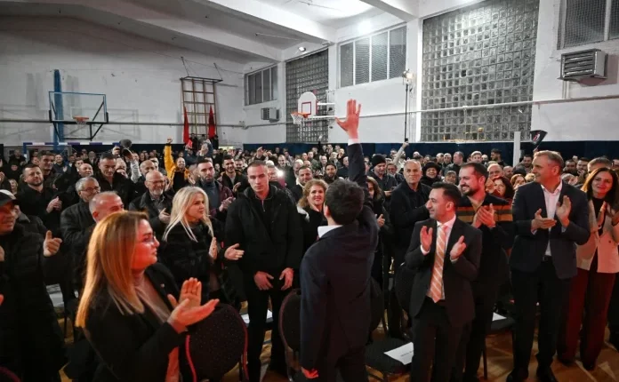 Kurti premton ndërtimin e 20 stadiumeve të reja në 18 komuna