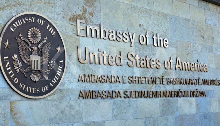Ambasada amerikane mirëpret bartjen e pushtetit në veri: Presim bashkëpunim paqësor të vazhdueshëm