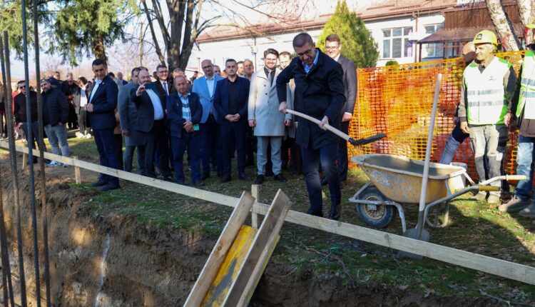 Mickoski: Fillon ndërtimi i sallës së re sportive shkollore në Koleshinë, Novo Sellë