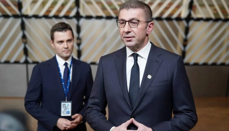 Mickoski: Qeveria po i ndërmerr të gjitha reformat që përfundimisht të hapen negociatat, qytetarët maqedonas meritojnë të jenë në BE
