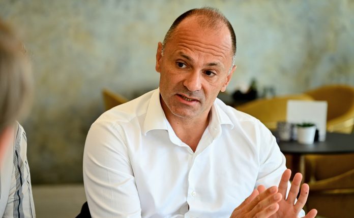 Filipçe paralajmëron pastrim të madh në LSDM, sonte do të kërkojë dorëheqjen e të gjithë Bordit Ekzekutiv