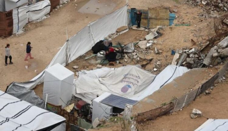 Moti i keq përfshin Gazën, përmbyten mijëra tenda të palestinezëve të zhvendosur