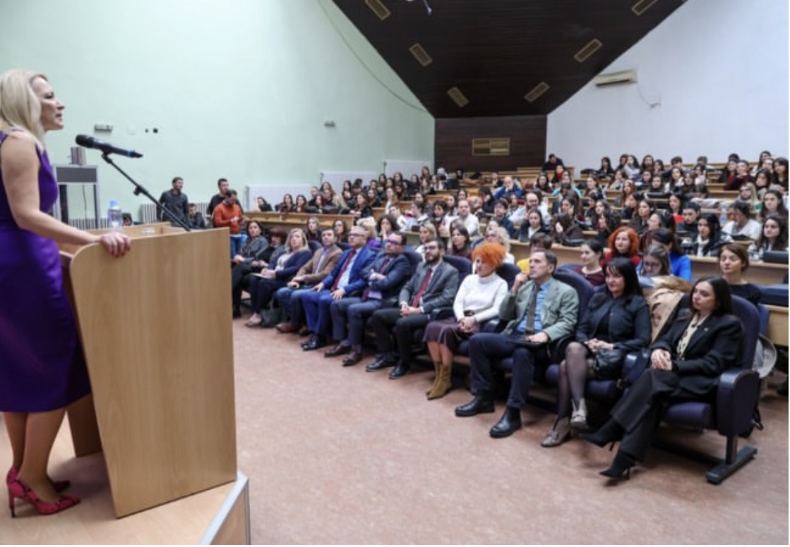 Programi i Psikologjisë i prezantoi gjetjet mbi shëndetin seksual dhe mirëqenien e të rinjve