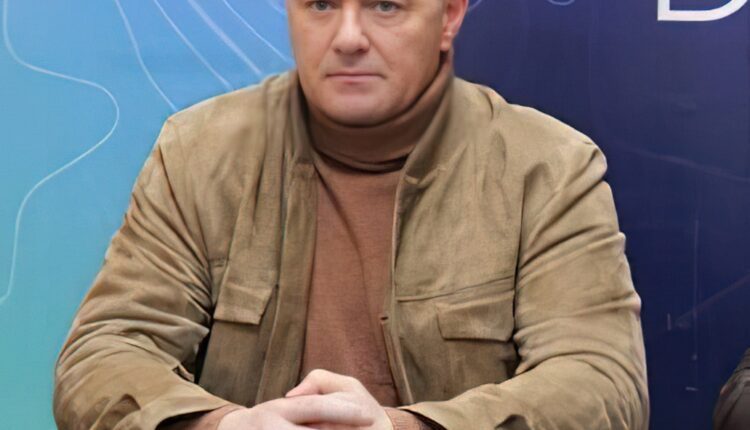 Kush është drejtori shqiptar me xhaketë 7 mijë euro